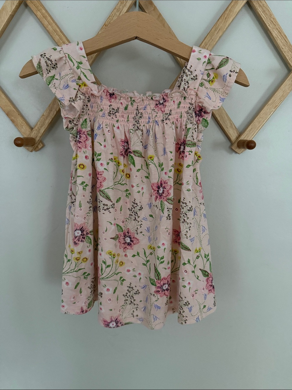 Old Navy Girls 5T Pink Floral Smocked Flutter Sleeve Top Shirt